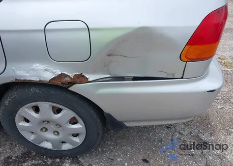 1998 Honda Civic Dx z USA, uszkodzony, nr VIN 2HGEJ6525WH562868